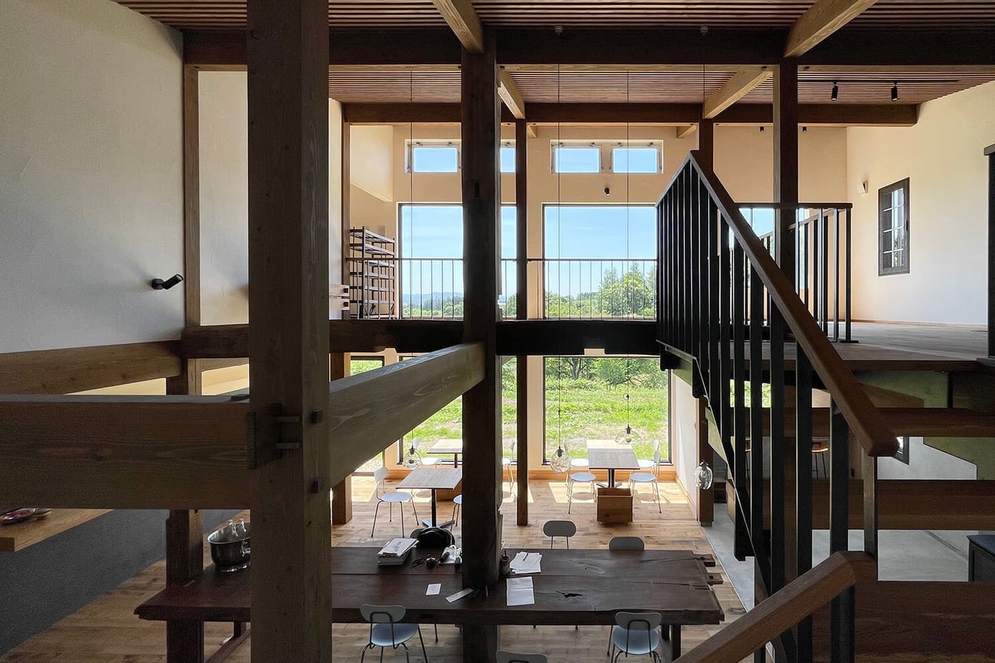 HOUSE&HOUSE｜空知の借景レストラン・サメオト〈栗山〉