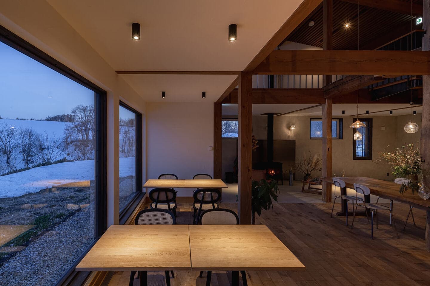 HOUSE&HOUSE｜空知の借景レストラン・サメオト〈栗山〉